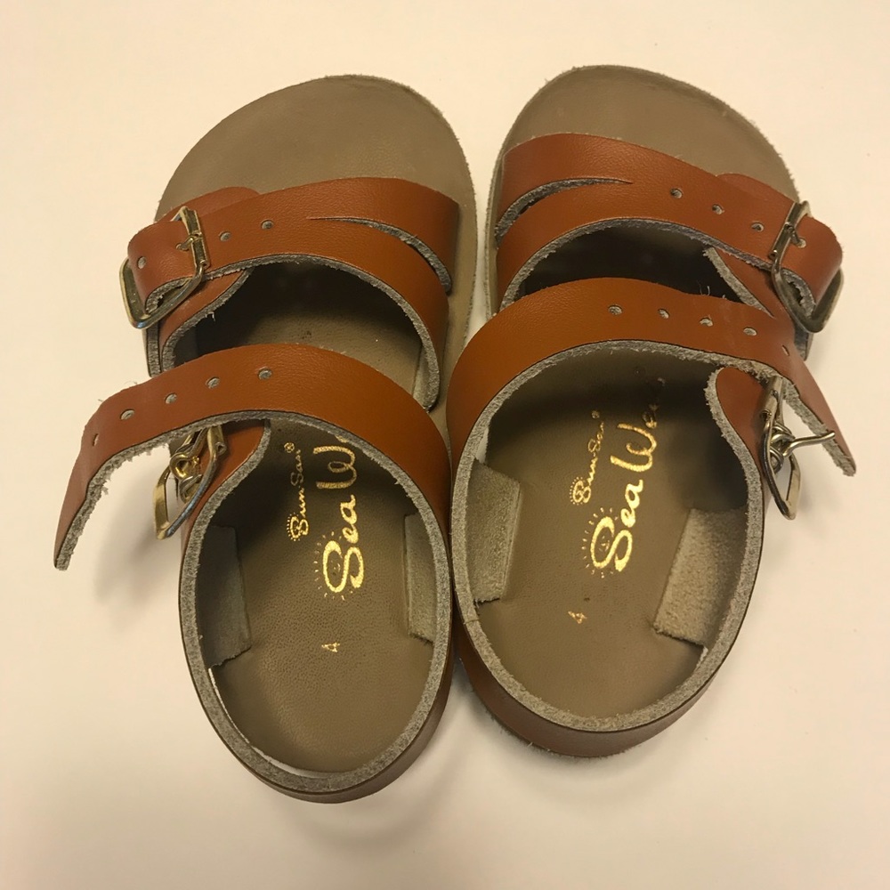 Saltwater sandals size 4